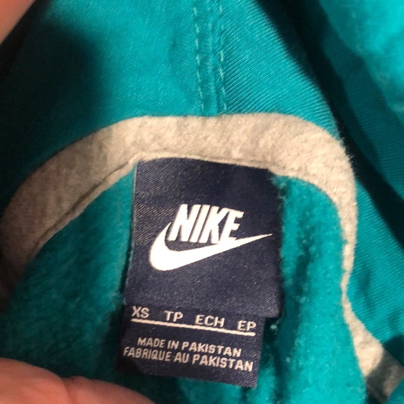 Women’s Nike sweatshirt - Picture 4 of 4